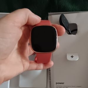 Fitbit versa 4 pink